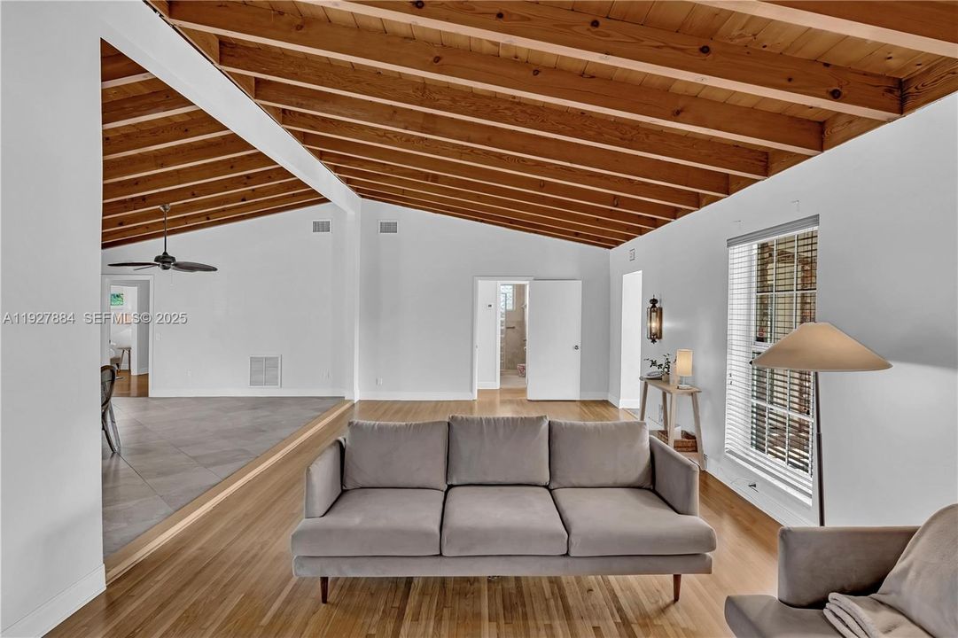 For Sale: $920,000 (3 beds, 3 baths, 1830 Square Feet)