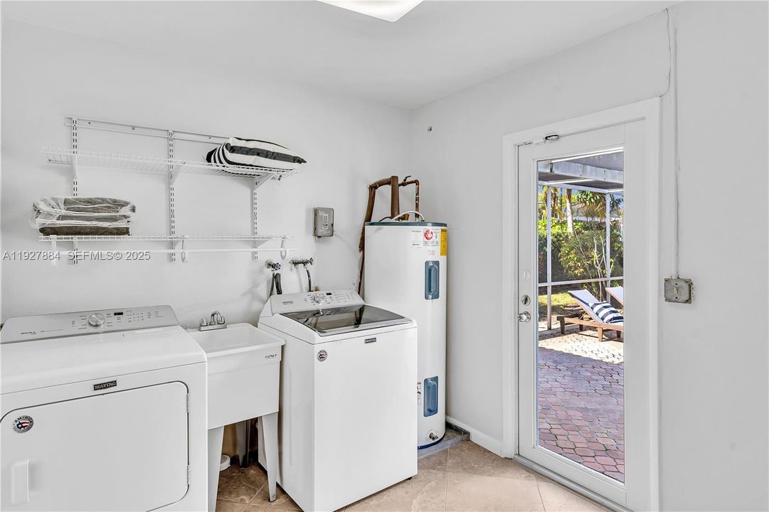 For Sale: $920,000 (3 beds, 3 baths, 1830 Square Feet)