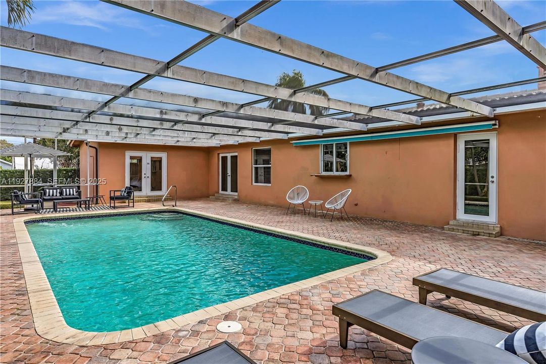 For Sale: $920,000 (3 beds, 3 baths, 1830 Square Feet)