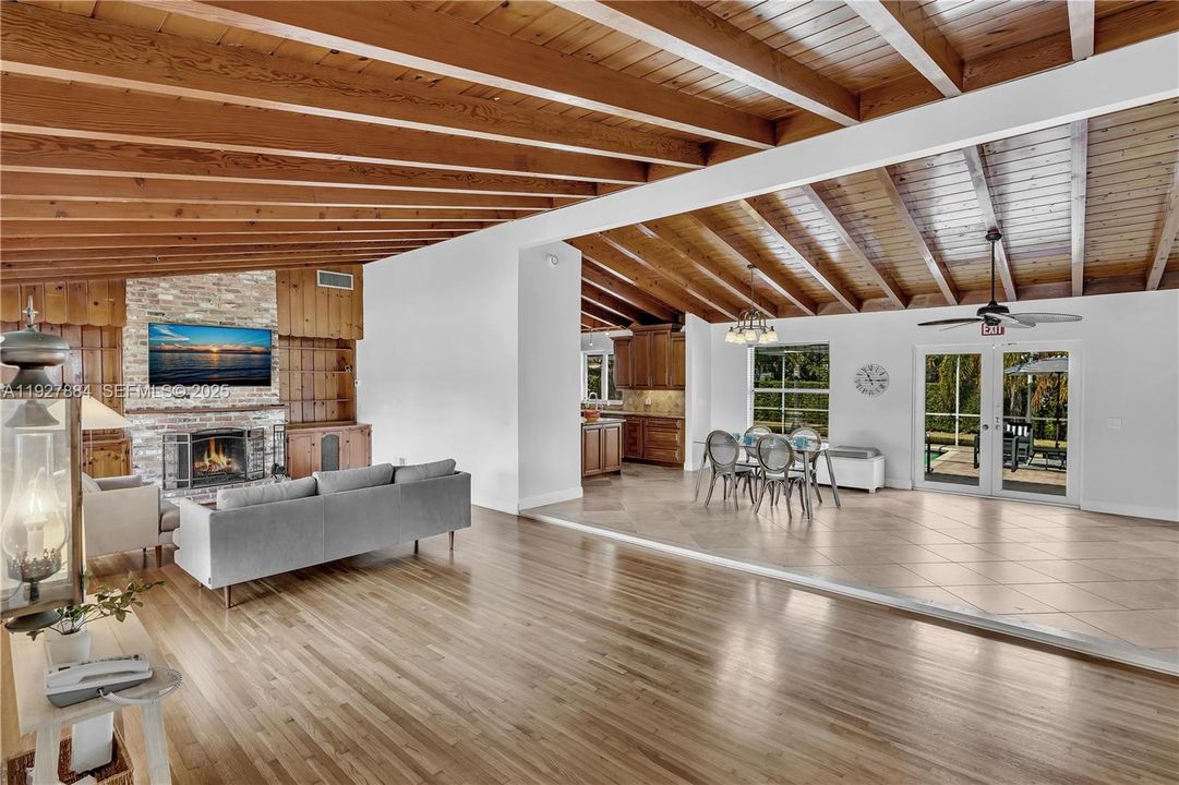 For Sale: $920,000 (3 beds, 3 baths, 1830 Square Feet)