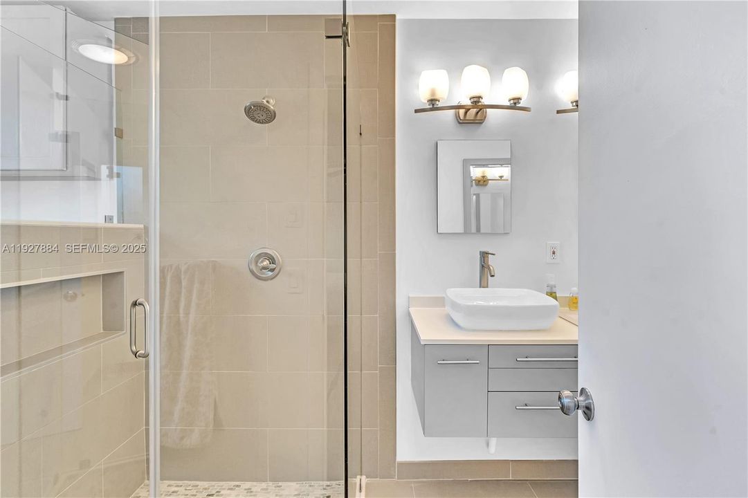 For Sale: $920,000 (3 beds, 3 baths, 1830 Square Feet)