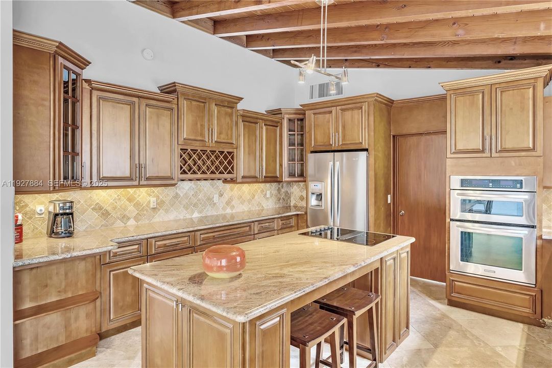 For Sale: $920,000 (3 beds, 3 baths, 1830 Square Feet)