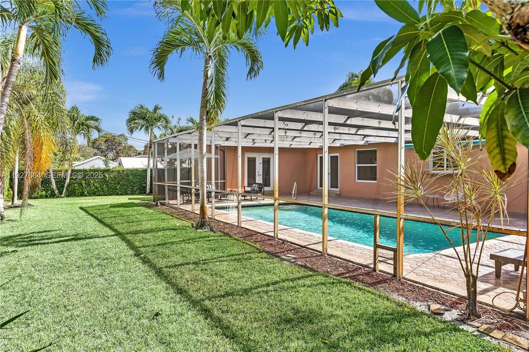 For Sale: $920,000 (3 beds, 3 baths, 1830 Square Feet)