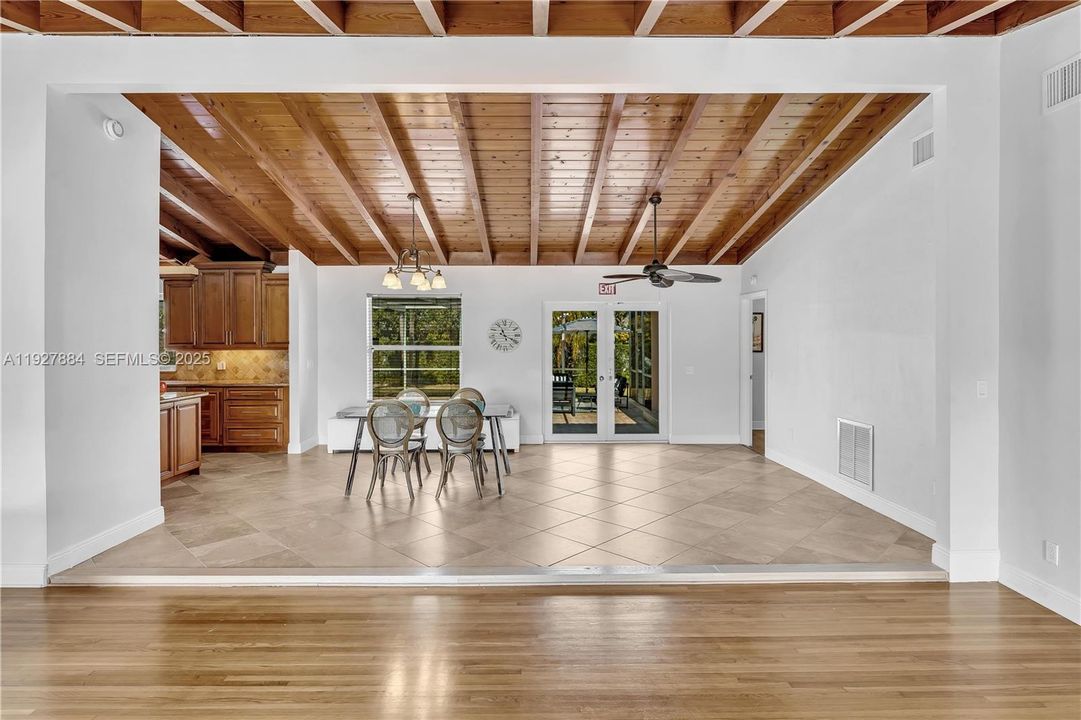 For Sale: $920,000 (3 beds, 3 baths, 1830 Square Feet)