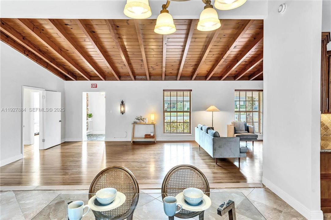 For Sale: $920,000 (3 beds, 3 baths, 1830 Square Feet)