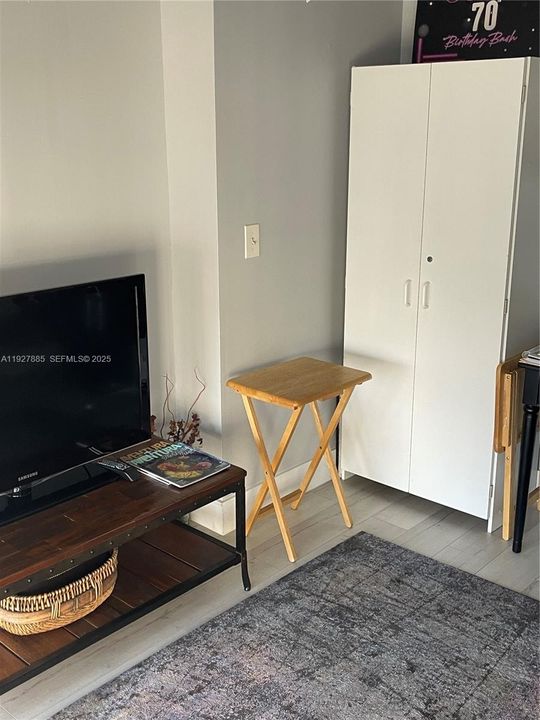 待售: $309,900 (2 贝兹, 2 浴室, 1075 平方英尺)