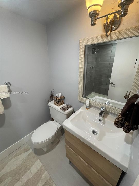 待售: $309,900 (2 贝兹, 2 浴室, 1075 平方英尺)