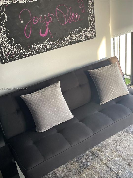 待售: $309,900 (2 贝兹, 2 浴室, 1075 平方英尺)