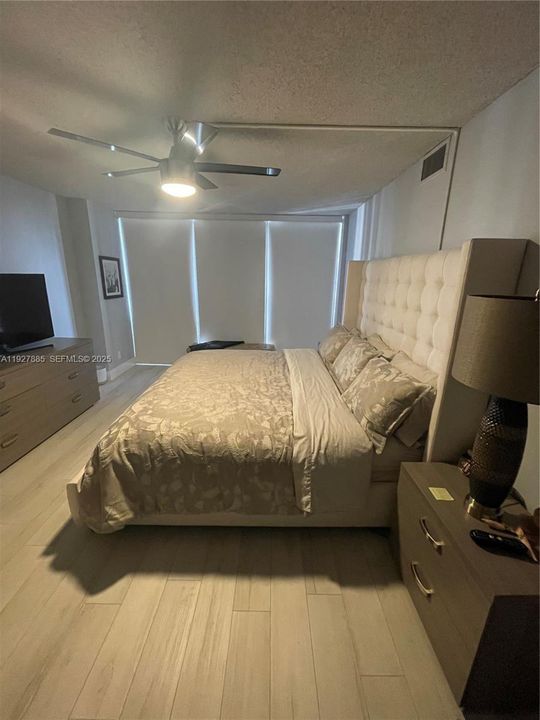 待售: $309,900 (2 贝兹, 2 浴室, 1075 平方英尺)