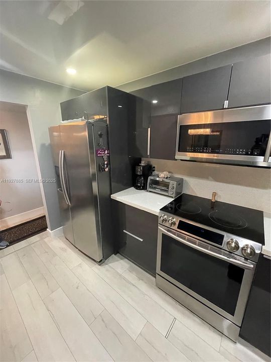 待售: $309,900 (2 贝兹, 2 浴室, 1075 平方英尺)