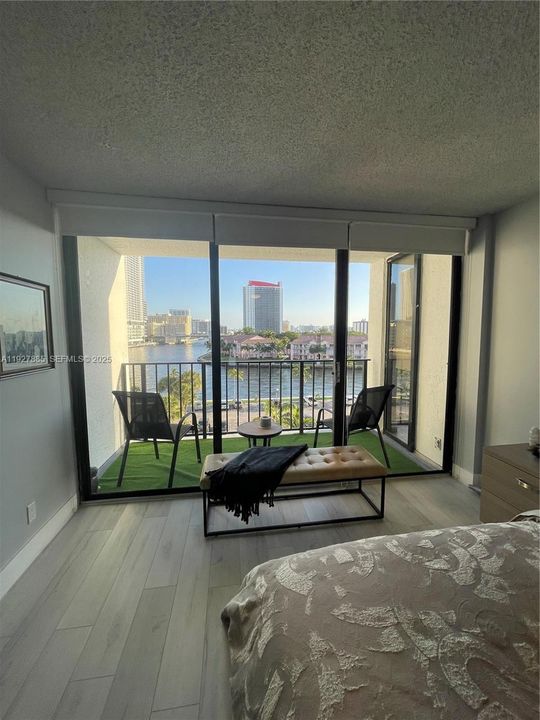 待售: $309,900 (2 贝兹, 2 浴室, 1075 平方英尺)