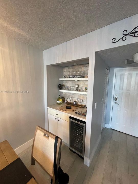 待售: $309,900 (2 贝兹, 2 浴室, 1075 平方英尺)