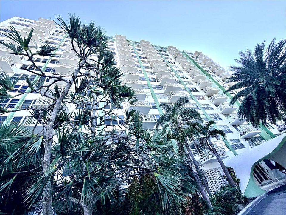 待售: $380,000 (2 贝兹, 2 浴室, 1188 平方英尺)