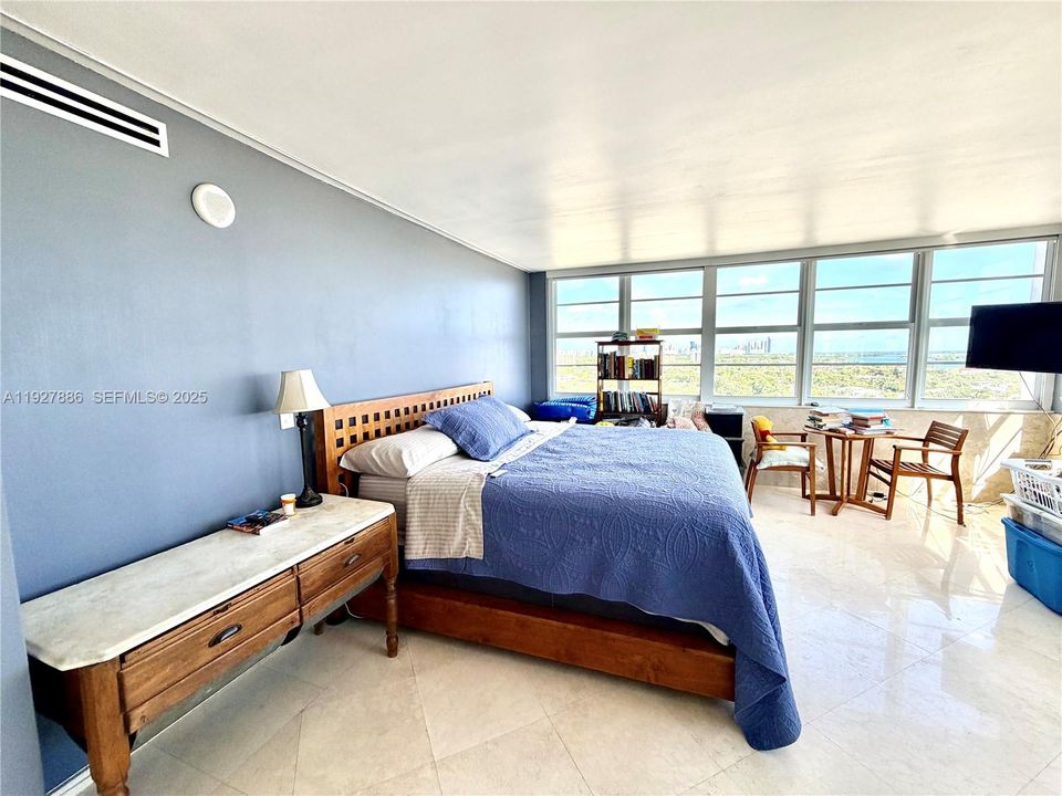 待售: $380,000 (2 贝兹, 2 浴室, 1188 平方英尺)