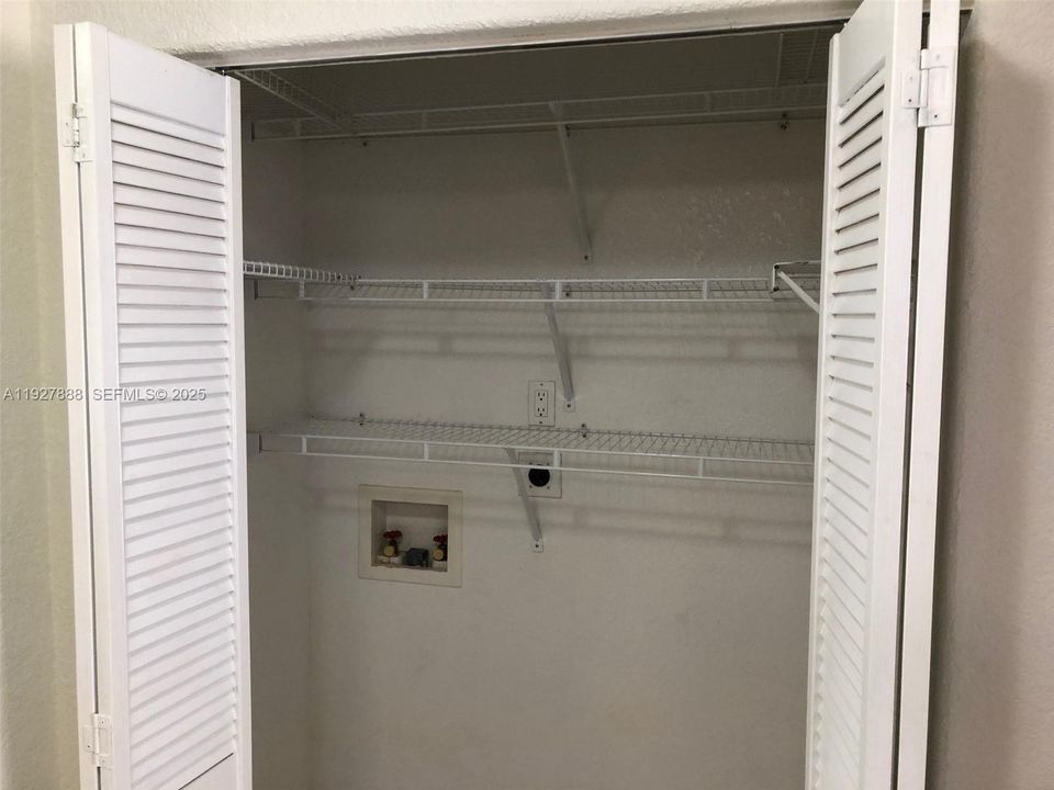 В аренду: $1,950 (1 спален, 1 ванн, 709 Квадратных фут)