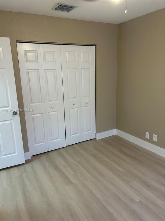 出租: $3,000 (4 贝兹, 2 浴室, 1848 平方英尺)