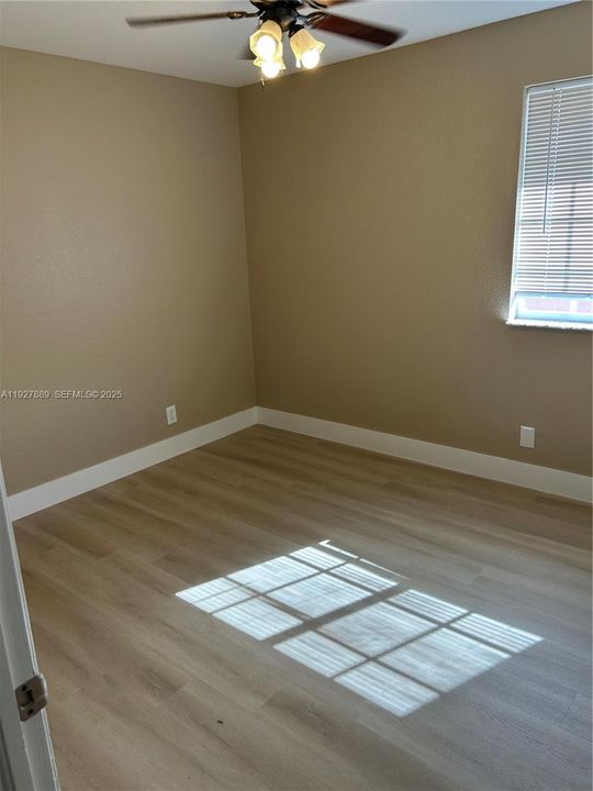 出租: $3,000 (4 贝兹, 2 浴室, 1848 平方英尺)