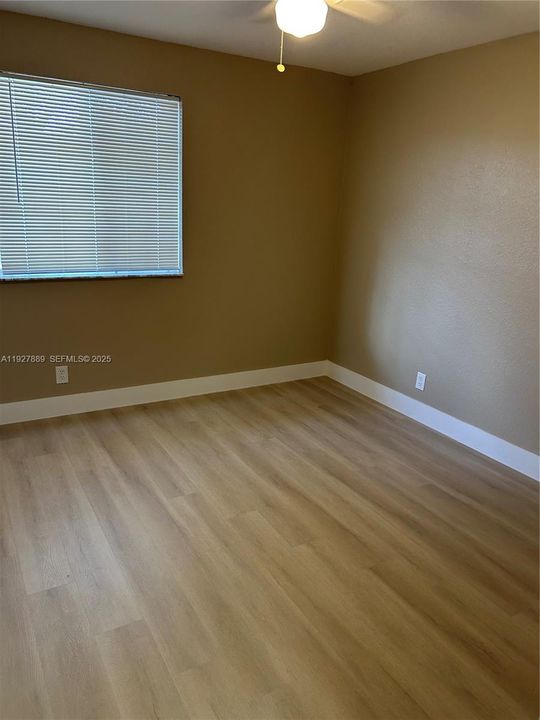 出租: $3,000 (4 贝兹, 2 浴室, 1848 平方英尺)