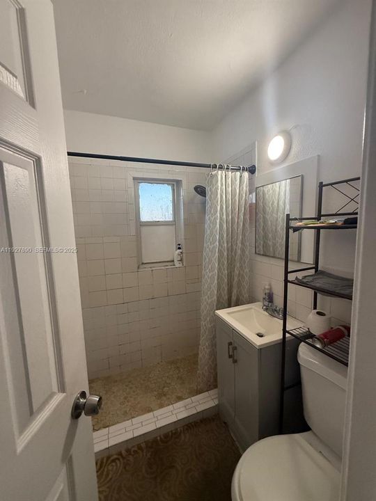 待售: $999,999 (3 贝兹, 2 浴室, 2560 平方英尺)