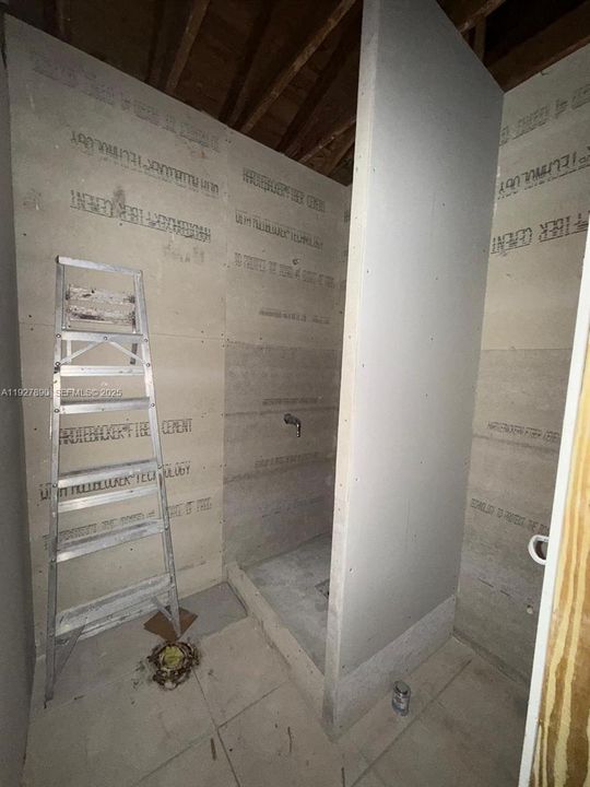 待售: $999,999 (3 贝兹, 2 浴室, 2560 平方英尺)