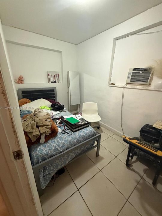 待售: $999,999 (3 贝兹, 2 浴室, 2560 平方英尺)