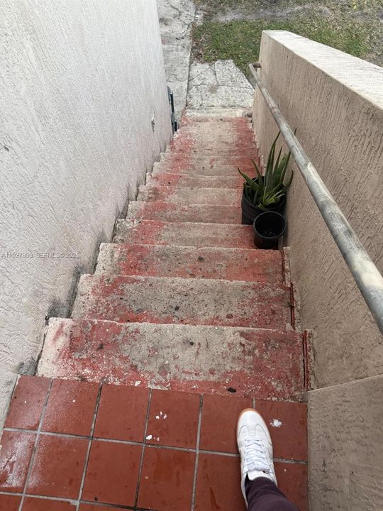 待售: $999,999 (3 贝兹, 2 浴室, 2560 平方英尺)