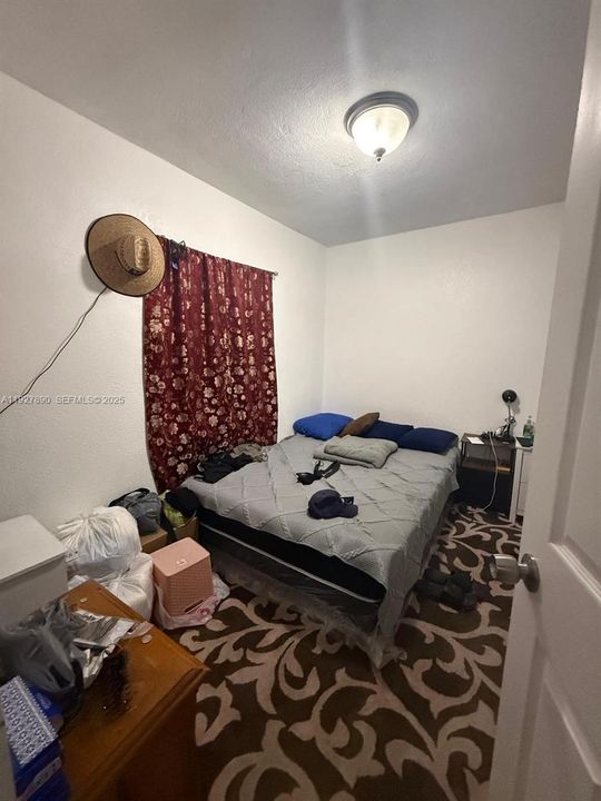 待售: $999,999 (3 贝兹, 2 浴室, 2560 平方英尺)