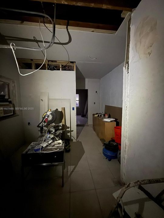 待售: $999,999 (3 贝兹, 2 浴室, 2560 平方英尺)