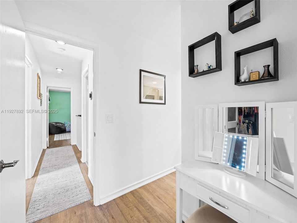 На продажу: $569,900 (4 спален, 2 ванн, 2223 Квадратных фут)