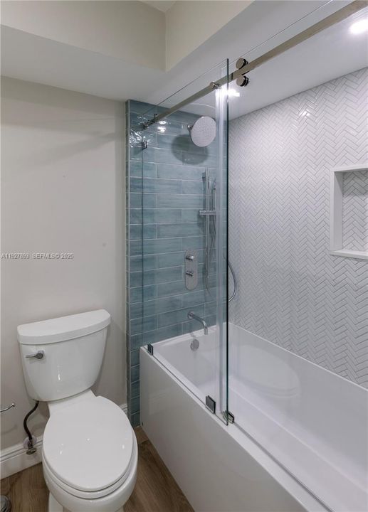 待售: $745,000 (2 贝兹, 2 浴室, 1011 平方英尺)