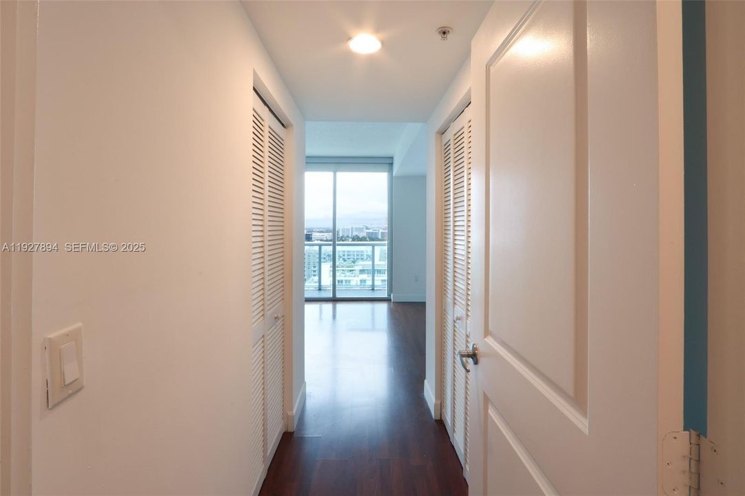 出租: $2,650 (1 贝兹, 1 浴室, 722 平方英尺)