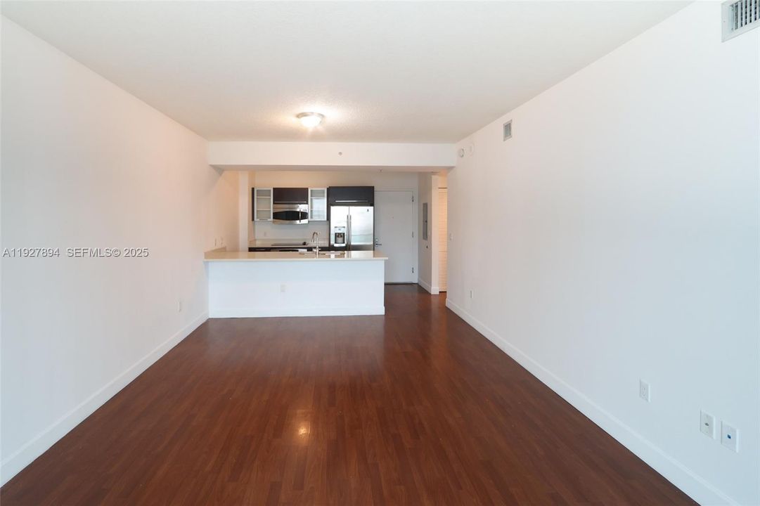 出租: $2,650 (1 贝兹, 1 浴室, 722 平方英尺)