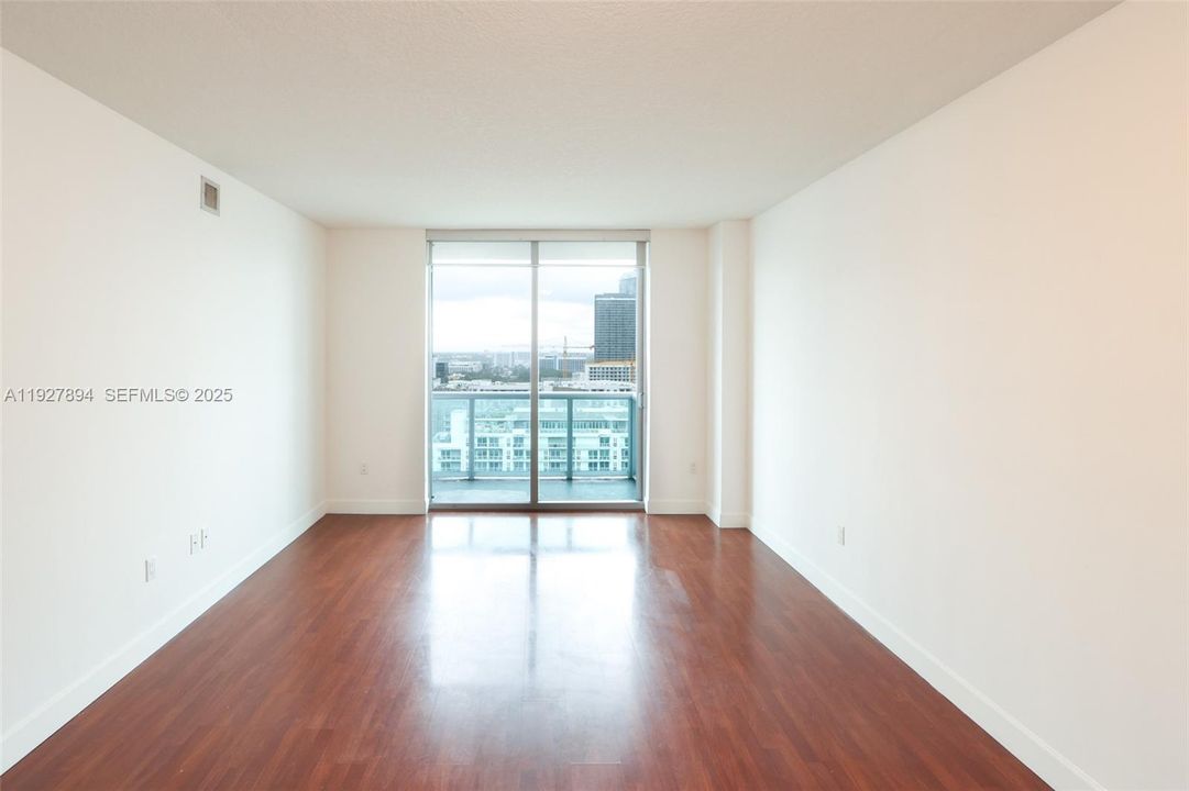 出租: $2,650 (1 贝兹, 1 浴室, 722 平方英尺)