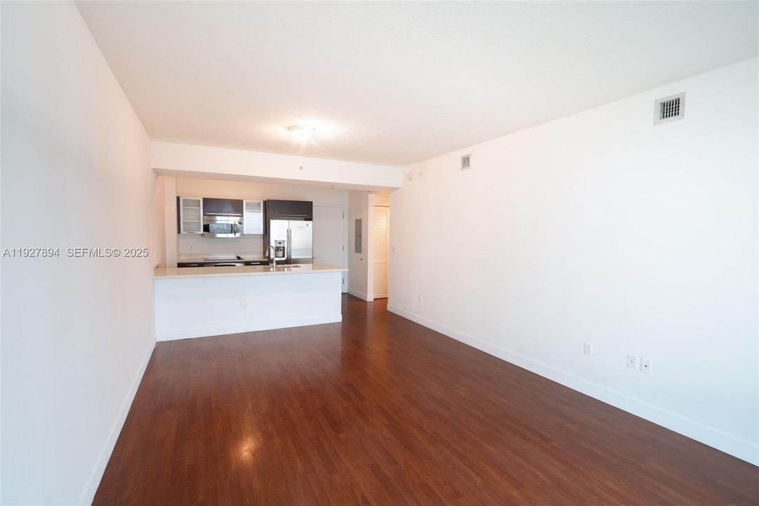 出租: $2,650 (1 贝兹, 1 浴室, 722 平方英尺)