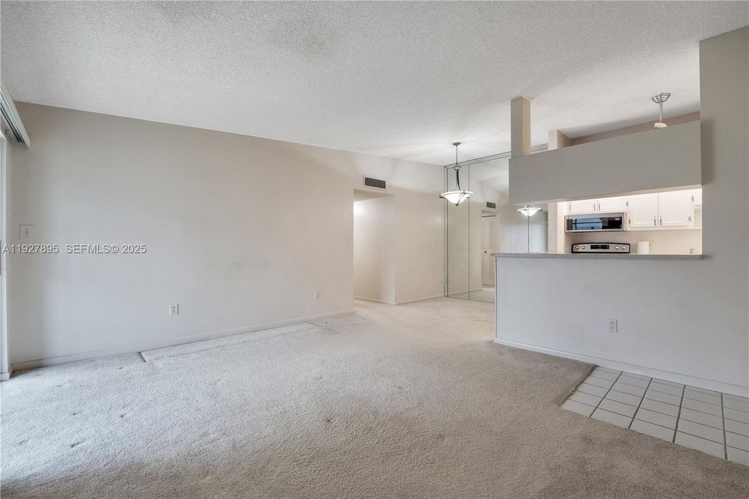 For Sale: $138,000 (2 beds, 2 baths, 827 Square Feet)