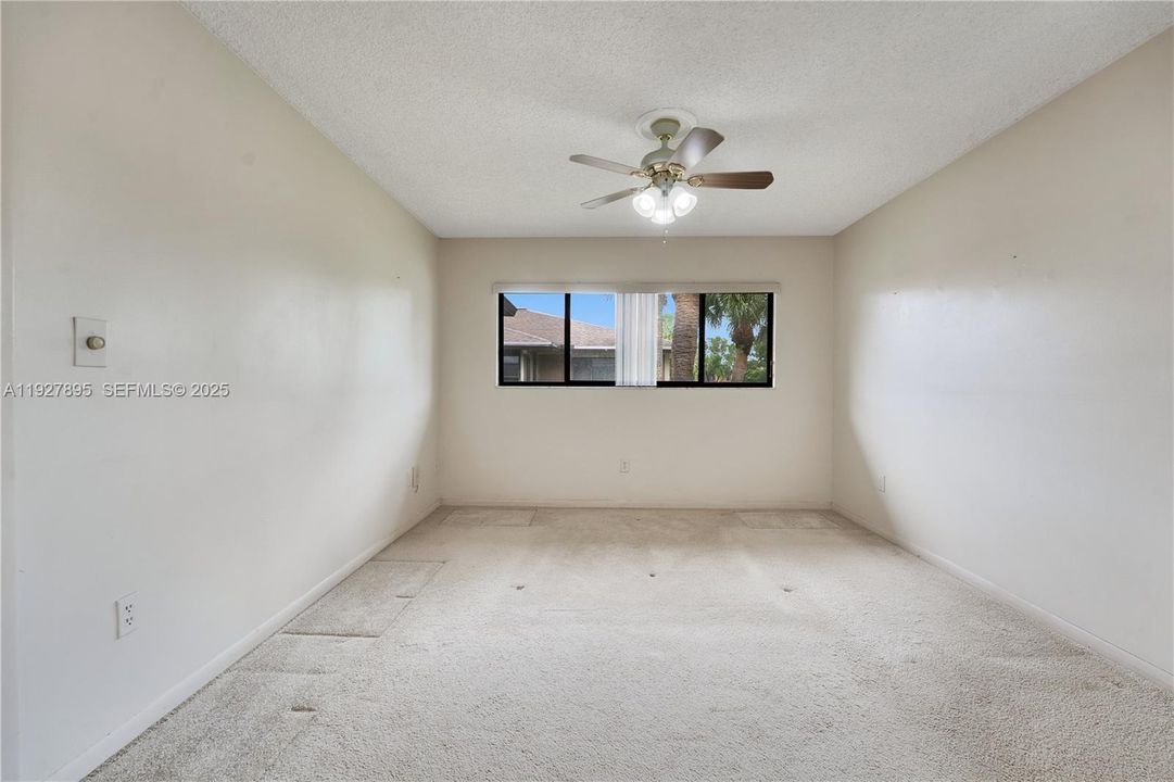 For Sale: $138,000 (2 beds, 2 baths, 827 Square Feet)