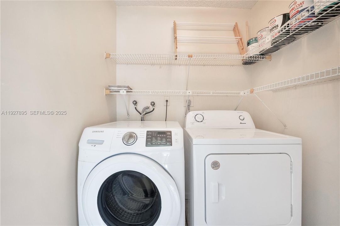 For Sale: $138,000 (2 beds, 2 baths, 827 Square Feet)