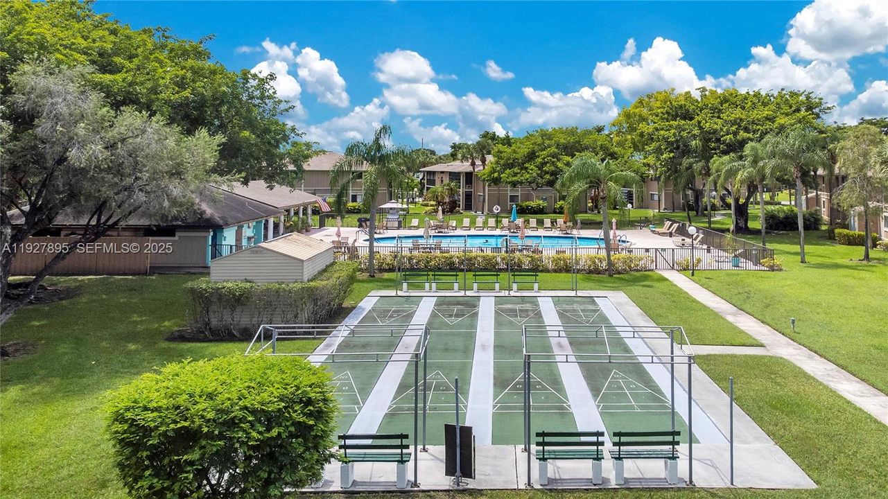 For Sale: $138,000 (2 beds, 2 baths, 827 Square Feet)