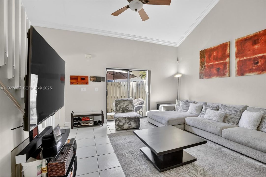 На продажу: $415,000 (3 спален, 2 ванн, 1457 Квадратных фут)