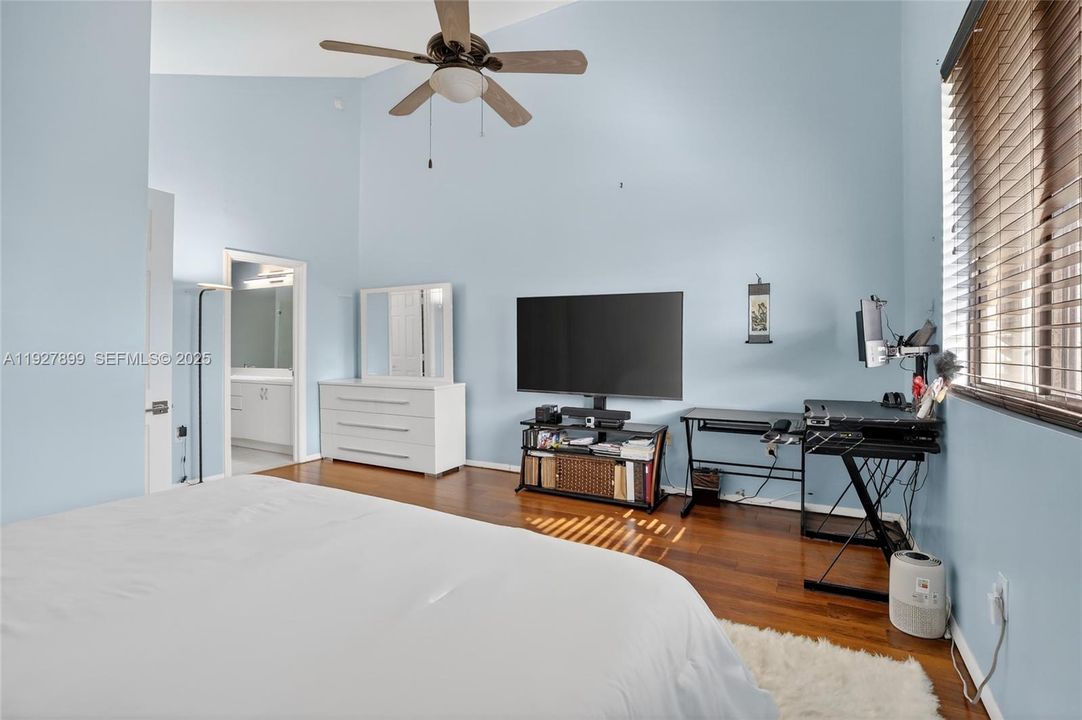 На продажу: $415,000 (3 спален, 2 ванн, 1457 Квадратных фут)