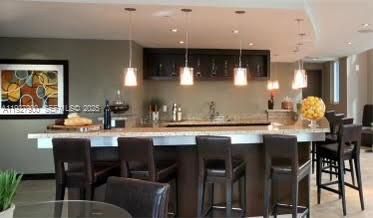 В аренду: $2,300 (0 спален, 1 ванн, 431 Квадратных фут)