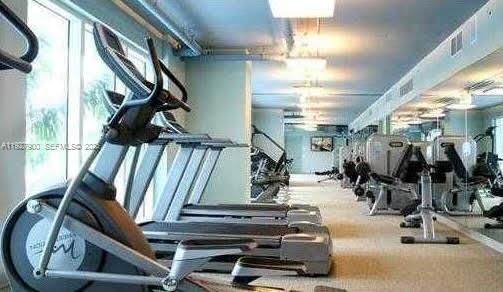 В аренду: $2,300 (0 спален, 1 ванн, 431 Квадратных фут)