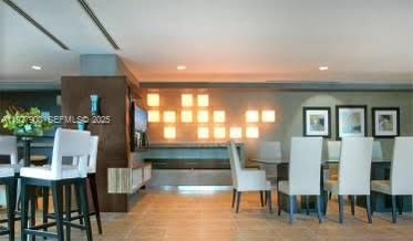 В аренду: $2,300 (0 спален, 1 ванн, 431 Квадратных фут)