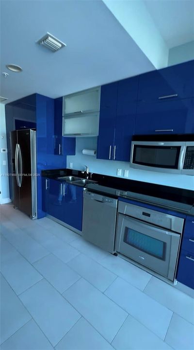 В аренду: $2,300 (0 спален, 1 ванн, 431 Квадратных фут)