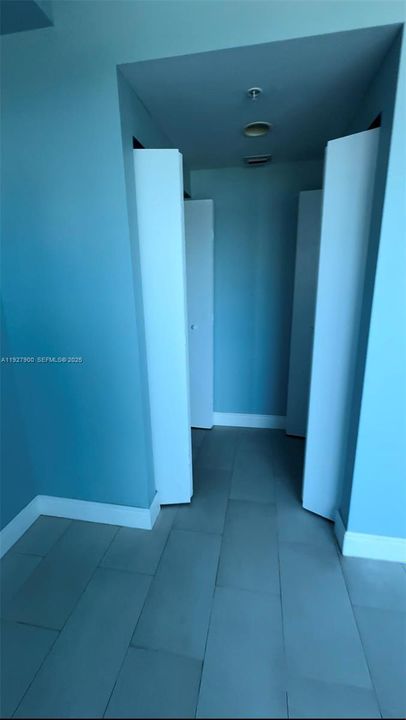 В аренду: $2,300 (0 спален, 1 ванн, 431 Квадратных фут)