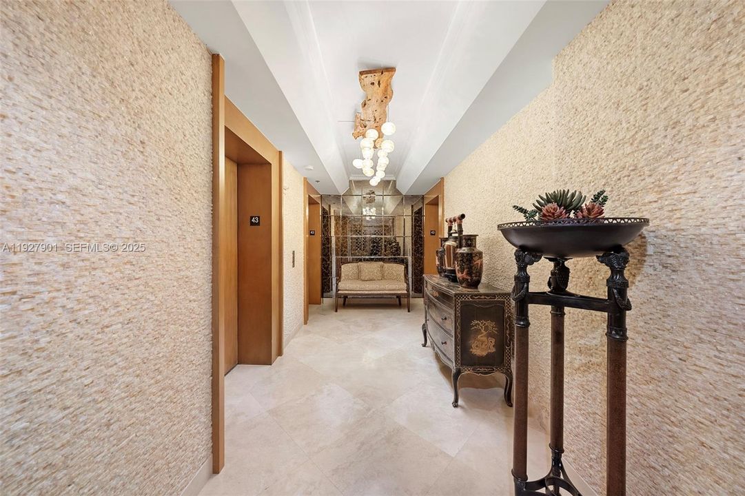 待售: $5,495,000 (5 贝兹, 5 浴室, 4415 平方英尺)