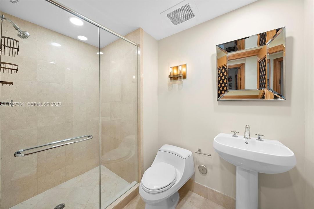 待售: $5,495,000 (5 贝兹, 5 浴室, 4415 平方英尺)