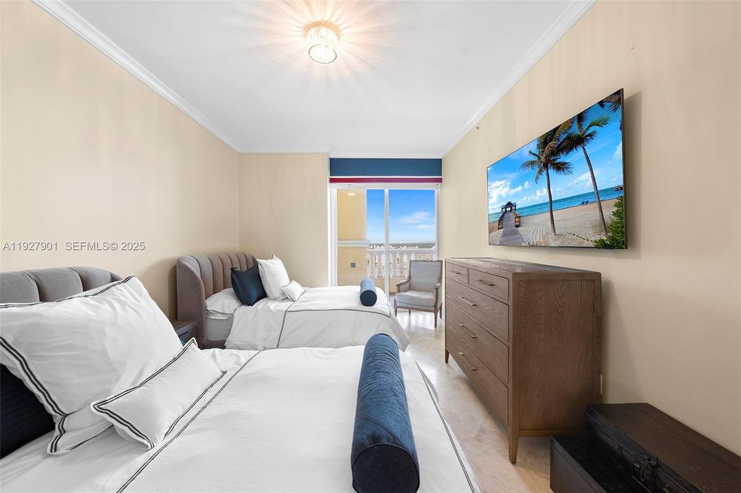 待售: $5,495,000 (5 贝兹, 5 浴室, 4415 平方英尺)