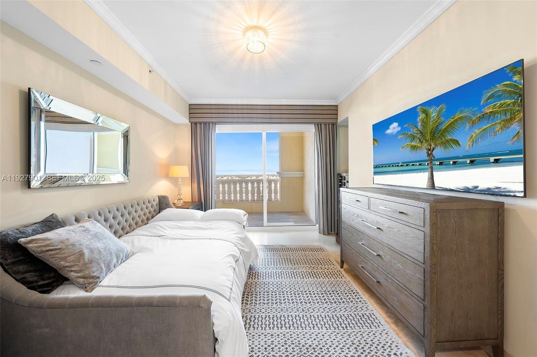 待售: $5,495,000 (5 贝兹, 5 浴室, 4415 平方英尺)