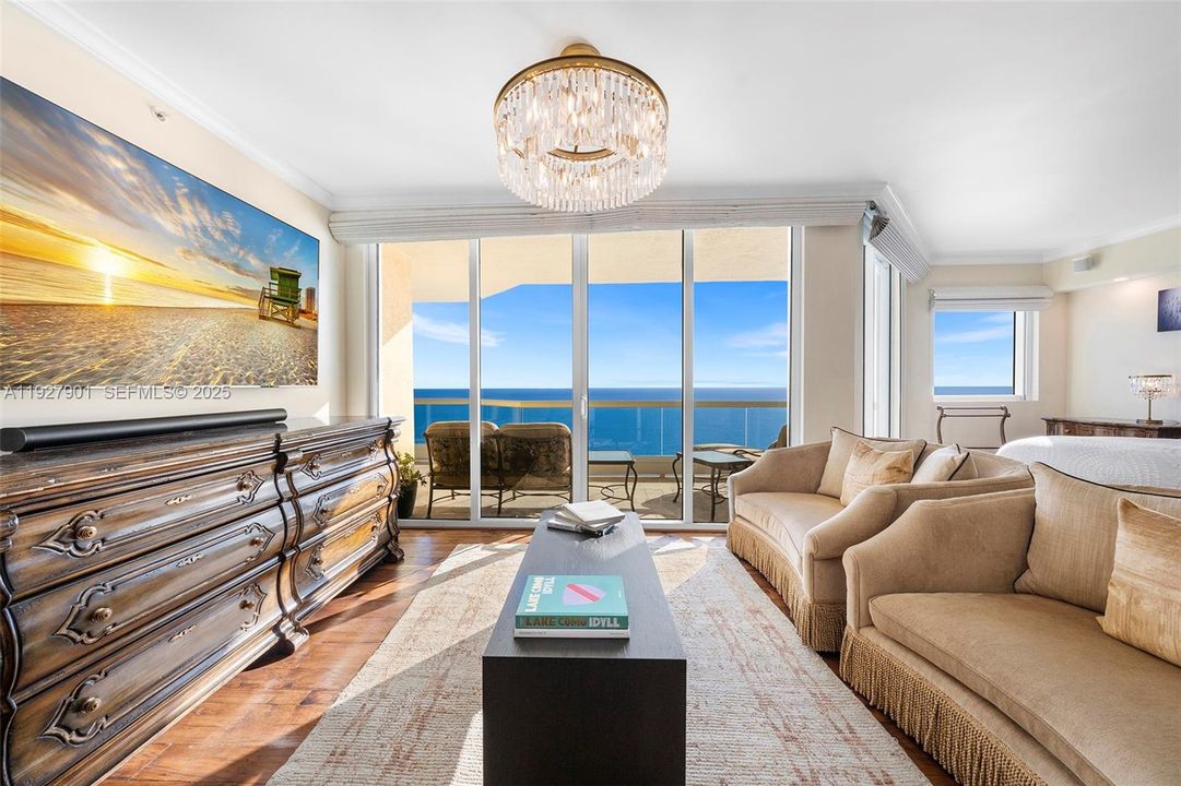 待售: $5,495,000 (5 贝兹, 5 浴室, 4415 平方英尺)